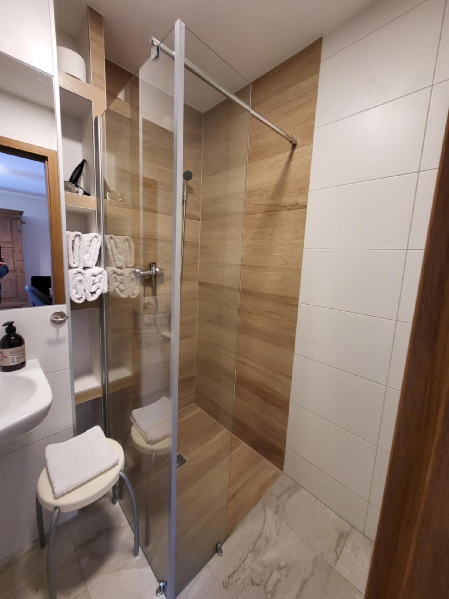 Apartment To Tutaj *