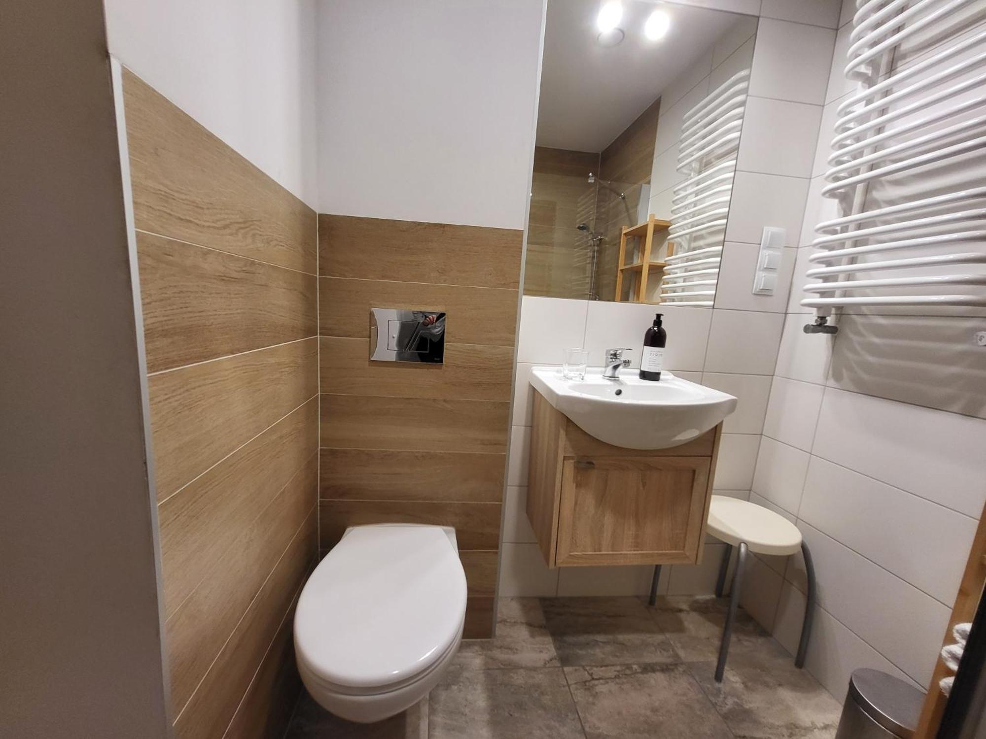 Apartment To Tutaj *